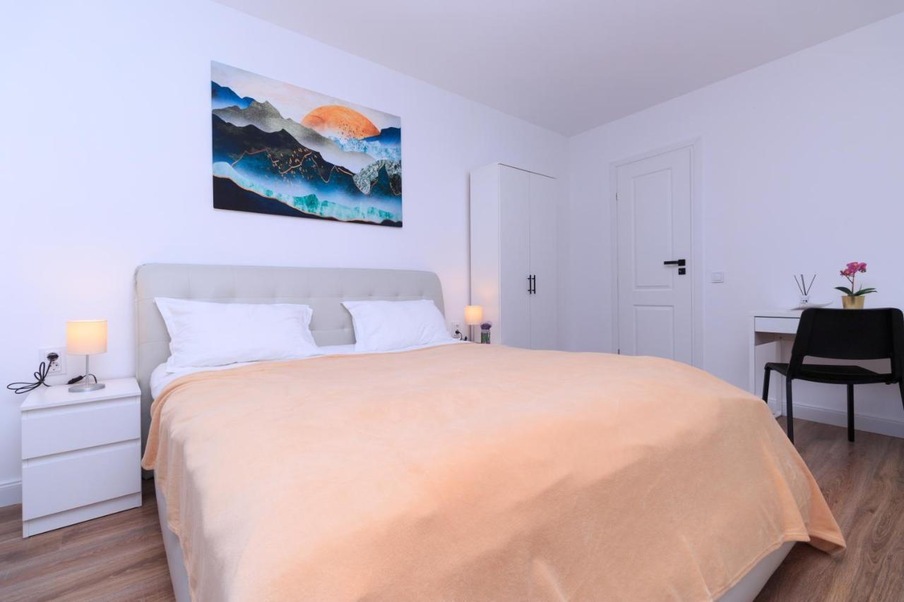 Best View Ap With Parking And 2 Bathrooms Σινάια Εξωτερικό φωτογραφία